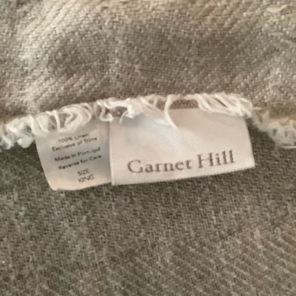 Garnet Hill Elegant Kingsize Bedspread